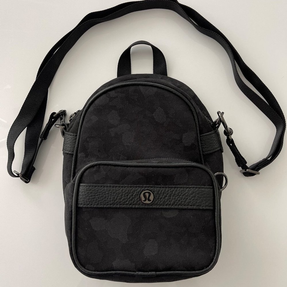 Lululemon Now and Always Convertible Bag *Mini